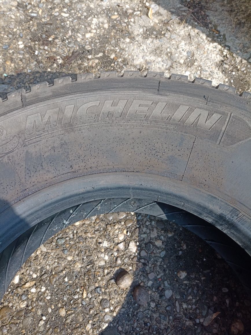 4 anvelope Michelin 235/75 R17.5