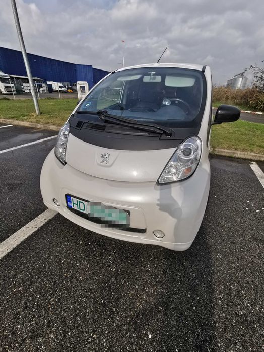 Peugeot iOn full electric