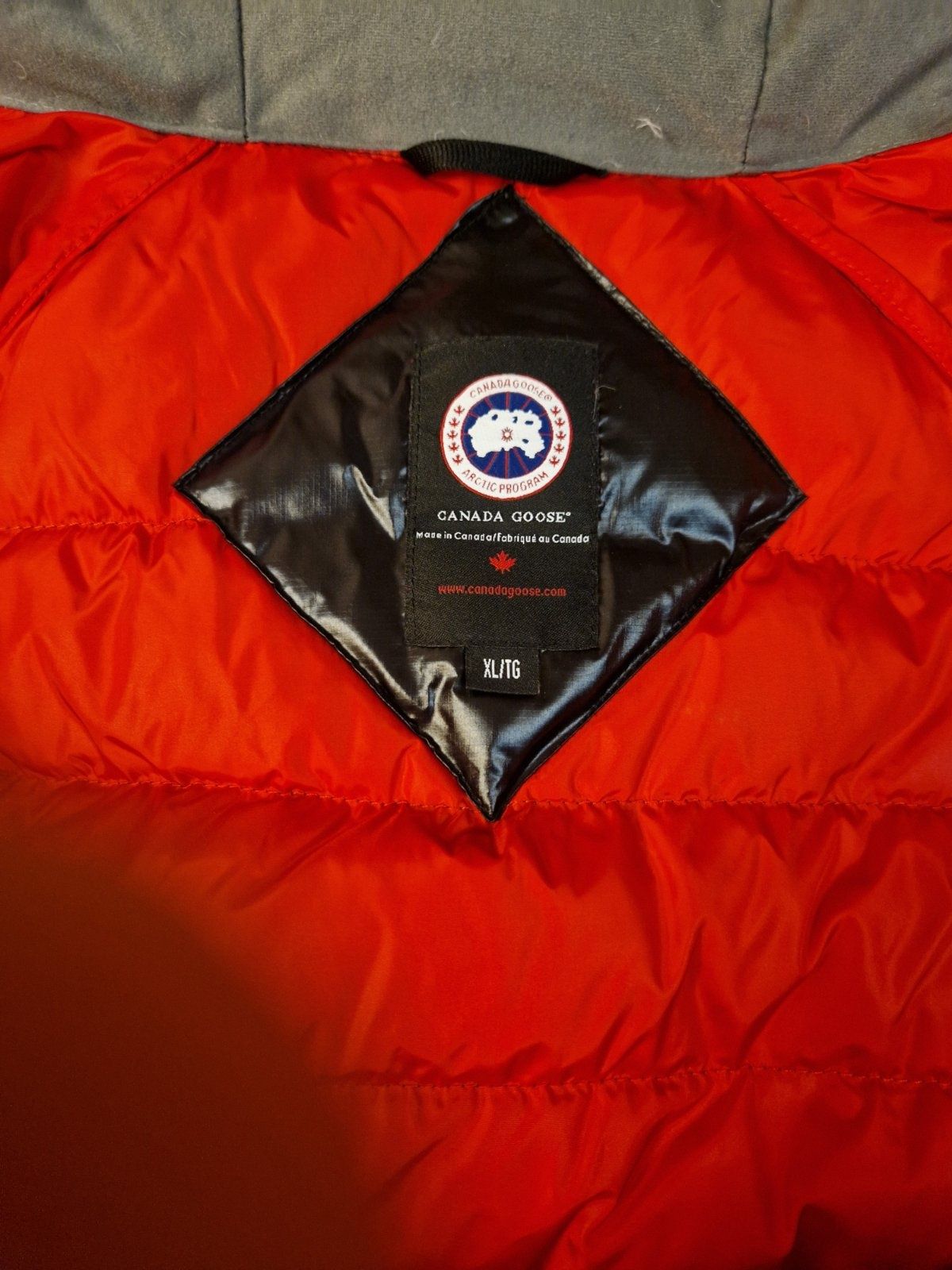 Canada Goose уникално 100 % оригинално якe slim  модел с пух