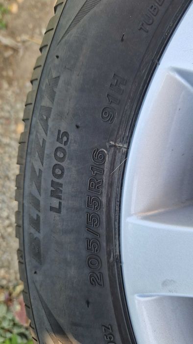 NISSAN Джанти със зимни гуми 205/55/16 6J×16  ET45  4×114,3