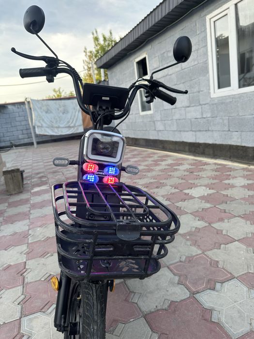 Электро скутер в отличном состаяние