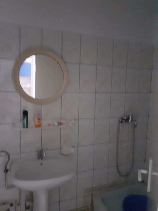 Închiriez garsoniera în zona centrala