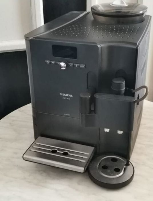 Aparat de cafea cu boabe Siemens EQ7 + M digital Espressor Cafetieră
