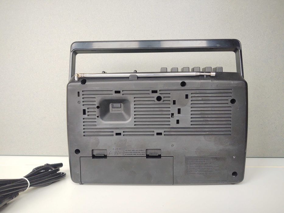 Radiocasetofon vechi Grundig