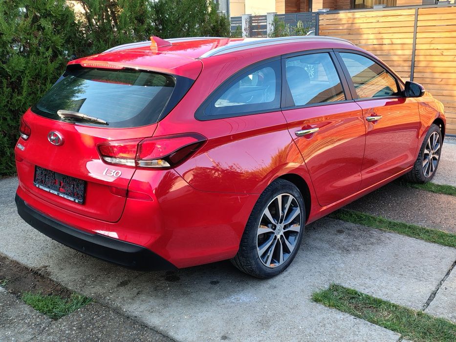 Hyundai i30 1.6 crdi/ full LED/Navi/130.000km