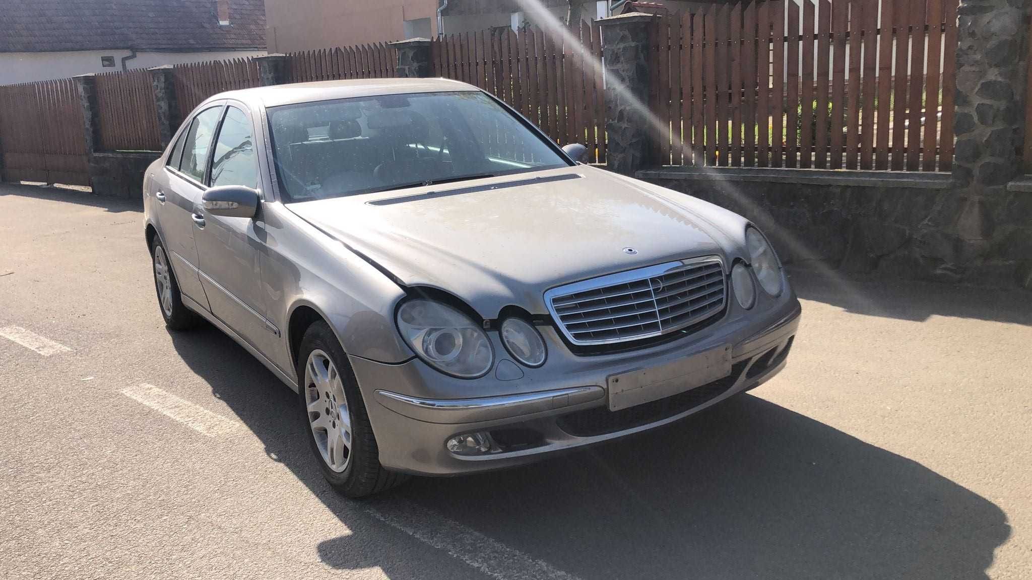 Dezmembrez Mercedes E-Class 320 CDI W211, an 2005, motor om648