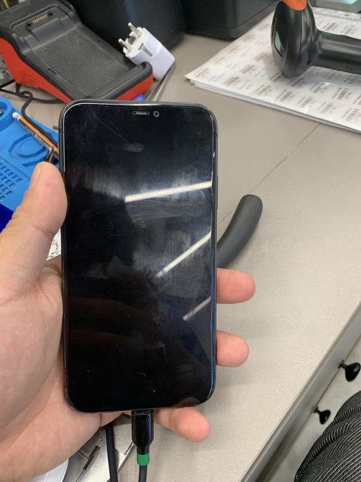 Айфон 11 продам срочно