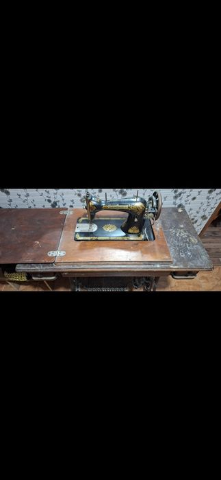 Продаётся швейная машинка