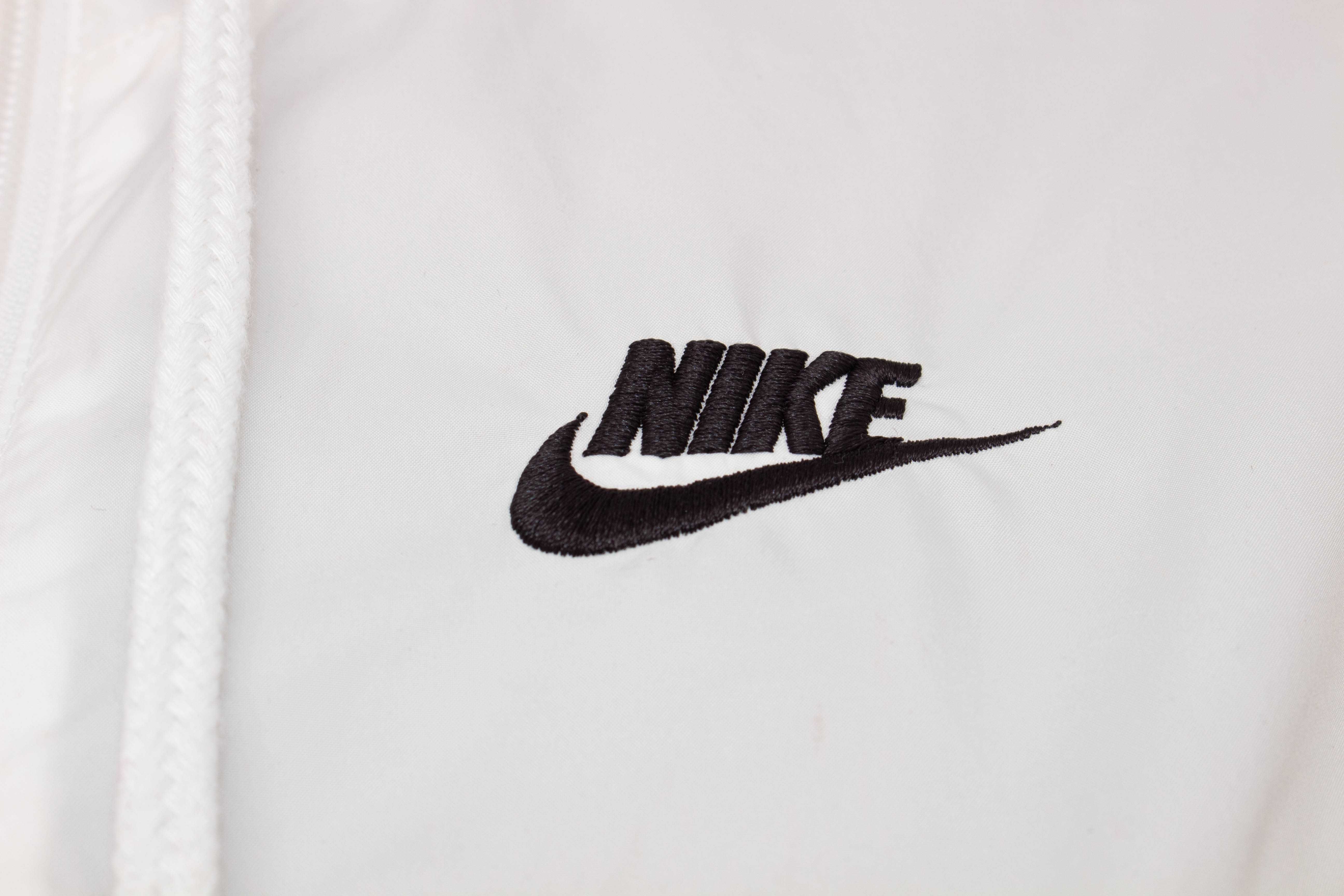 Nike oригинално дамско яке с 1/4 цип ветровка черно бяло късо XS