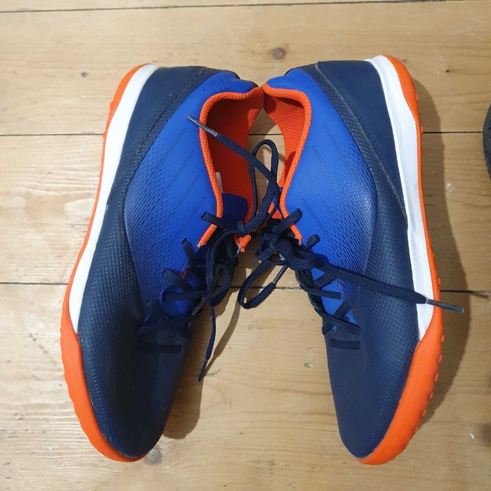 Ghete Adidas si Kipska  fotbal teren sintetic