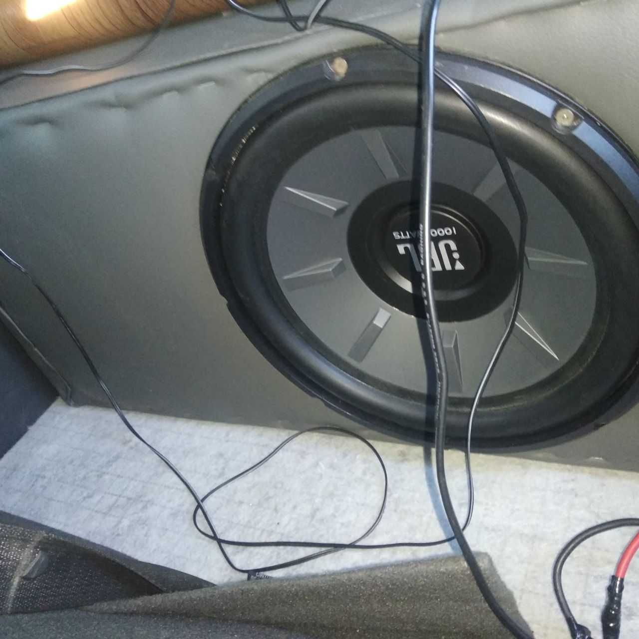 Продаётся Саб с коробом : Subwoofer JBL 1210\1000w