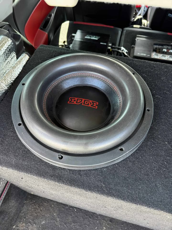 Vand subwoofer EDGE CU CUTIE CUSTOM de 1500W RMS 2200W PEEK