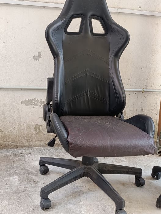 Scaune birou,pantofar etajat. 150 lei.