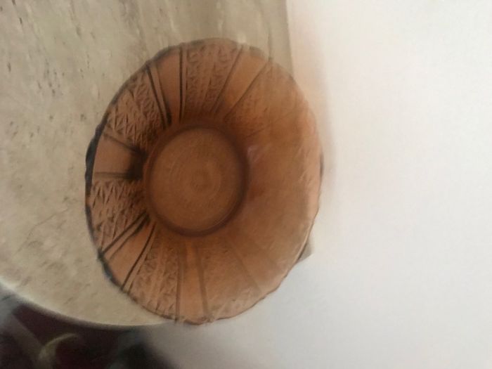 Продавам стъклена чиния за плодове или торта