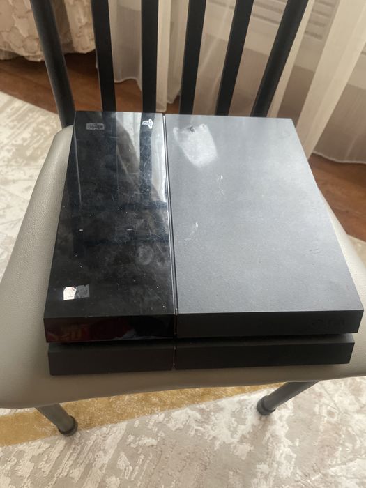 срочно продам ps4 торг есть