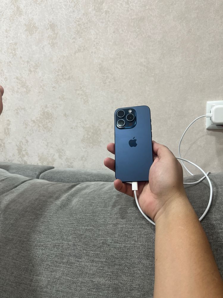 iPhone15 pro 128гб, esim