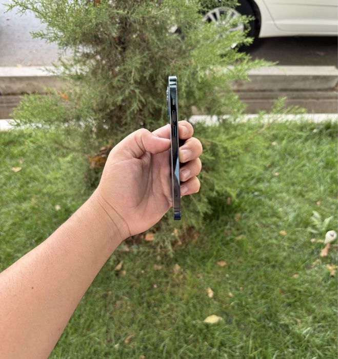 Iphone 12 Pro Xolat yaxsh Ekran radnoy yomkst 74 hama joyi ishlidi