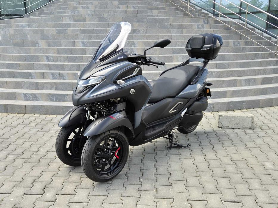 Yamaha Tricity 300 ABS 1700 km - se conduce cu cat B