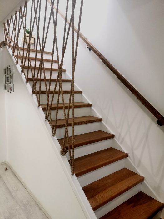 Scări de lemn masiv. Experiență de peste 10 ani în domeniu!