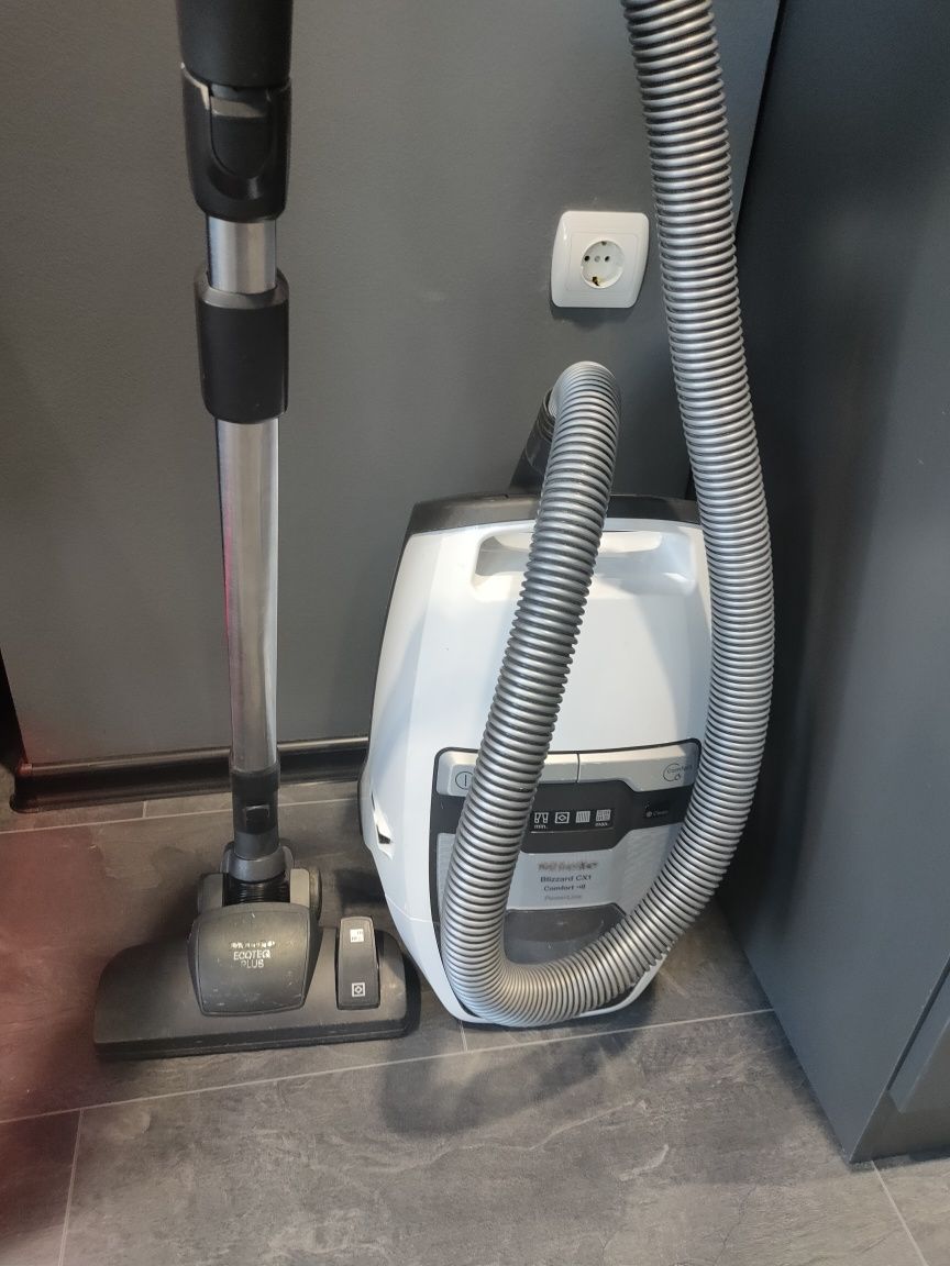 Прахосмукачка Миеле/Miele.