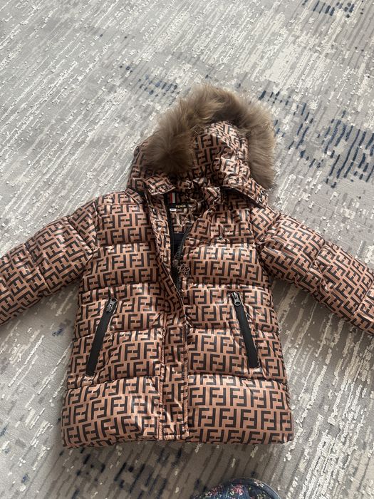 Куртка пуховик на возраст 5-6 лет