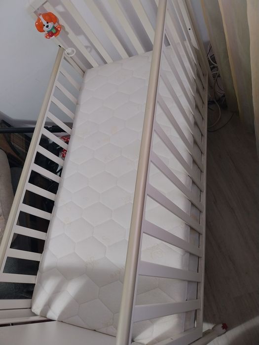 Pătuț bebeluș în stare foarte bună vând urgent..
