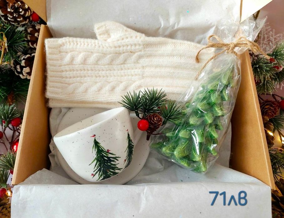 Коледни подаръчни кутии