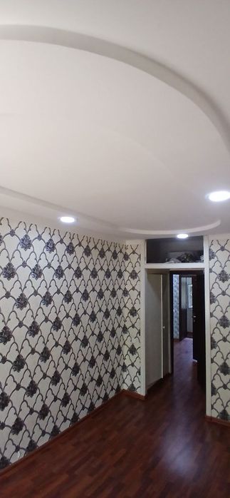 Kartika sotiladi 1 etaj..Продается квартира сзади кафе "Европа"