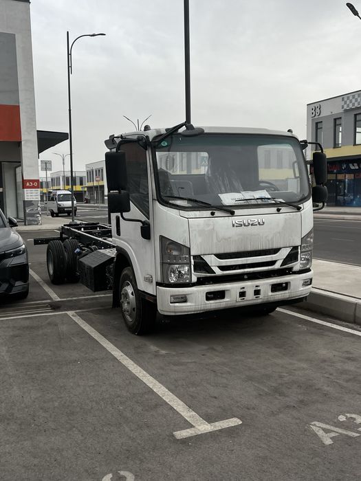 Isuzuu 700 P VI yengi