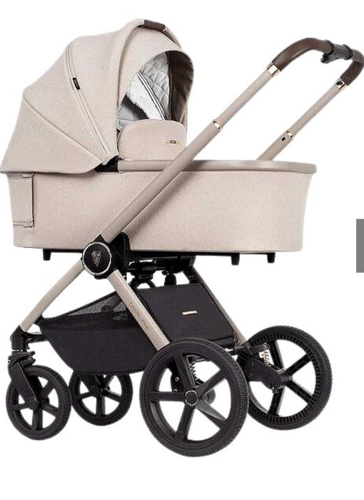 Продавам чисто нова количка, неотваряна Venicci 2 в 1 Upline Beige