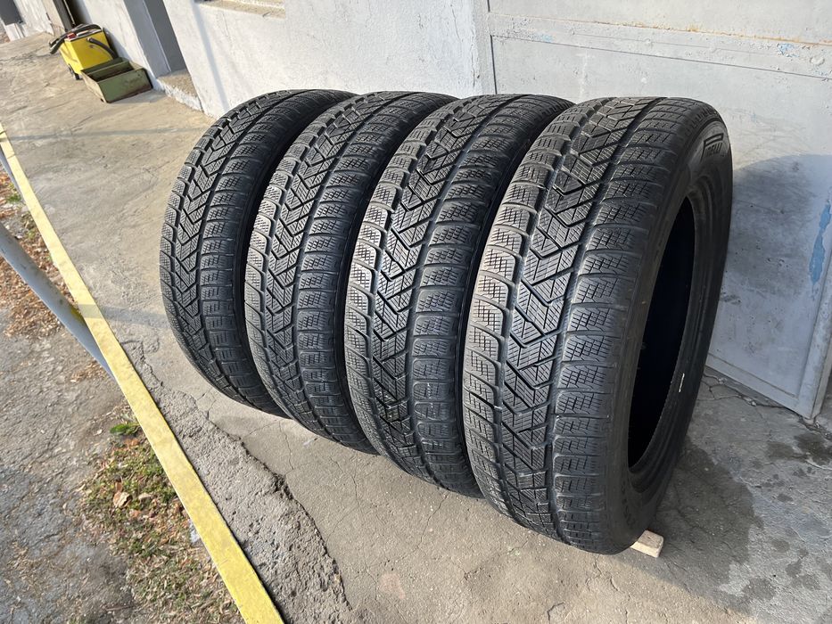 4 бр. зимни гуми 235/65/19 Pirelli DOT 2715 6 mm