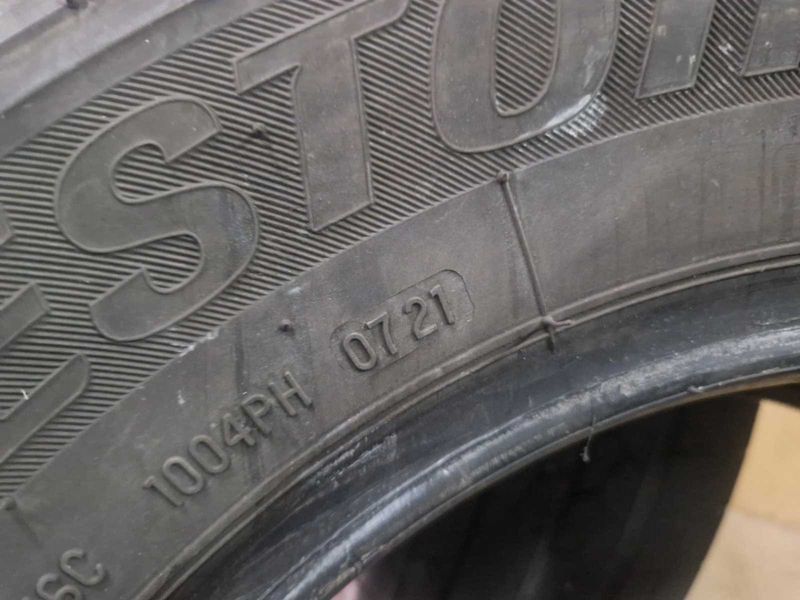 4 Bridgestone R15 C 215/70/ 
летни бусови гуми DOT0721