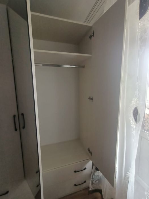 Продается шкаф в отличном состоянии.