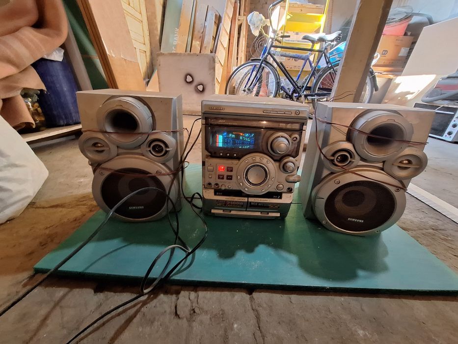 Музыкальный центр