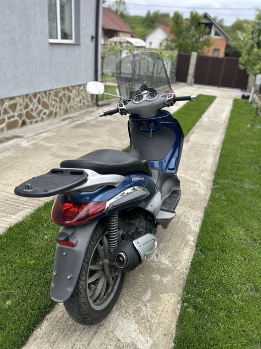 VÂND Piaggio Bevery 250