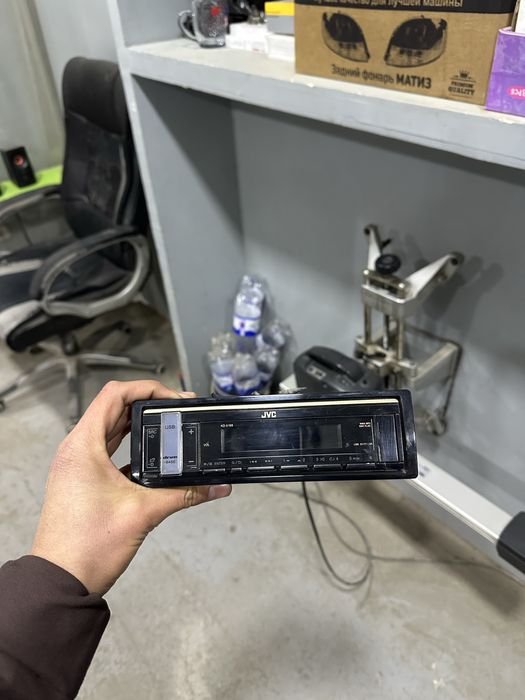 Magnitafon JVC KD-X168M