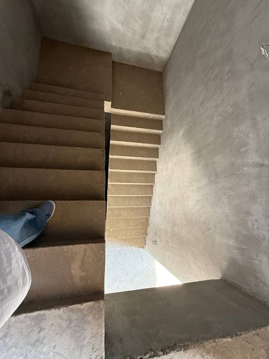 Продаётся Участок 3,5 соток Коробка 9 комнат от поста 2 километра