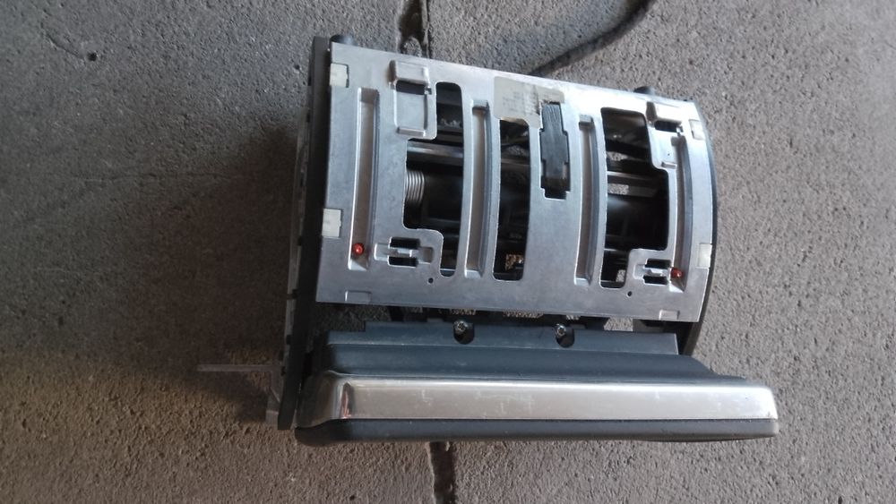 Механизъм за дисплея за Ауди А8 4E