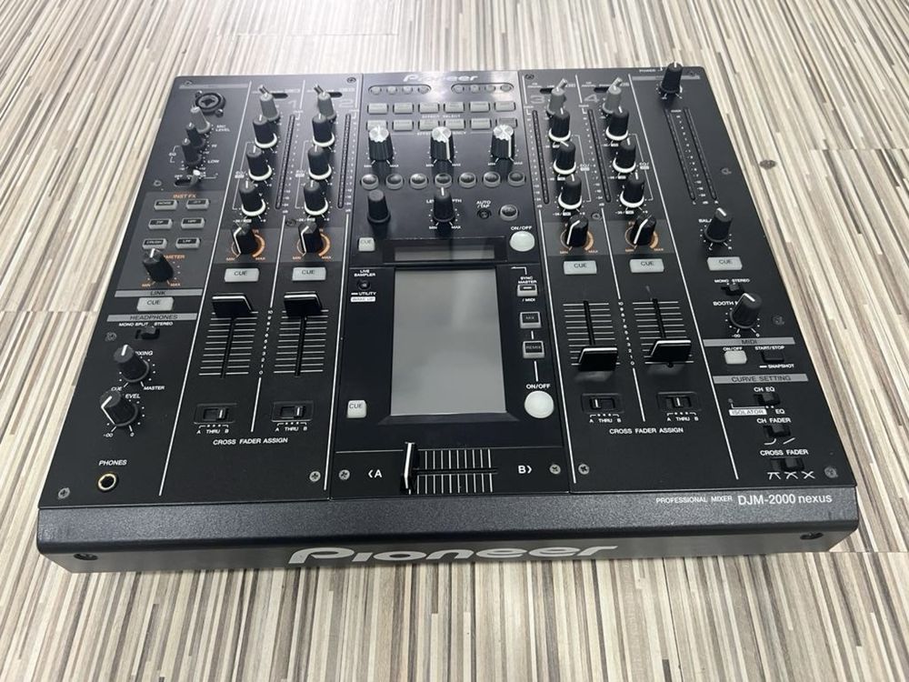 Mixer Pioneer djm 2000 Nexus cu deck saver