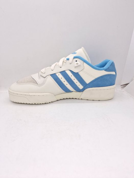 Adidas Rivalry Low nr. 42 2/3,43 1/3