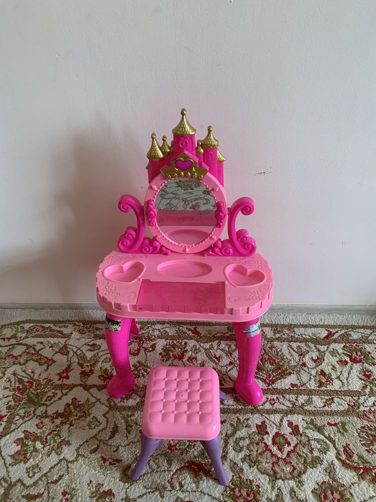 Детский дамский столик