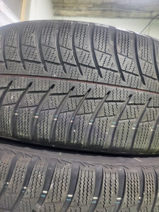 4 бр зимни 215/55/17 Bridgestone