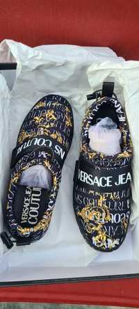 Vand adidasi versace