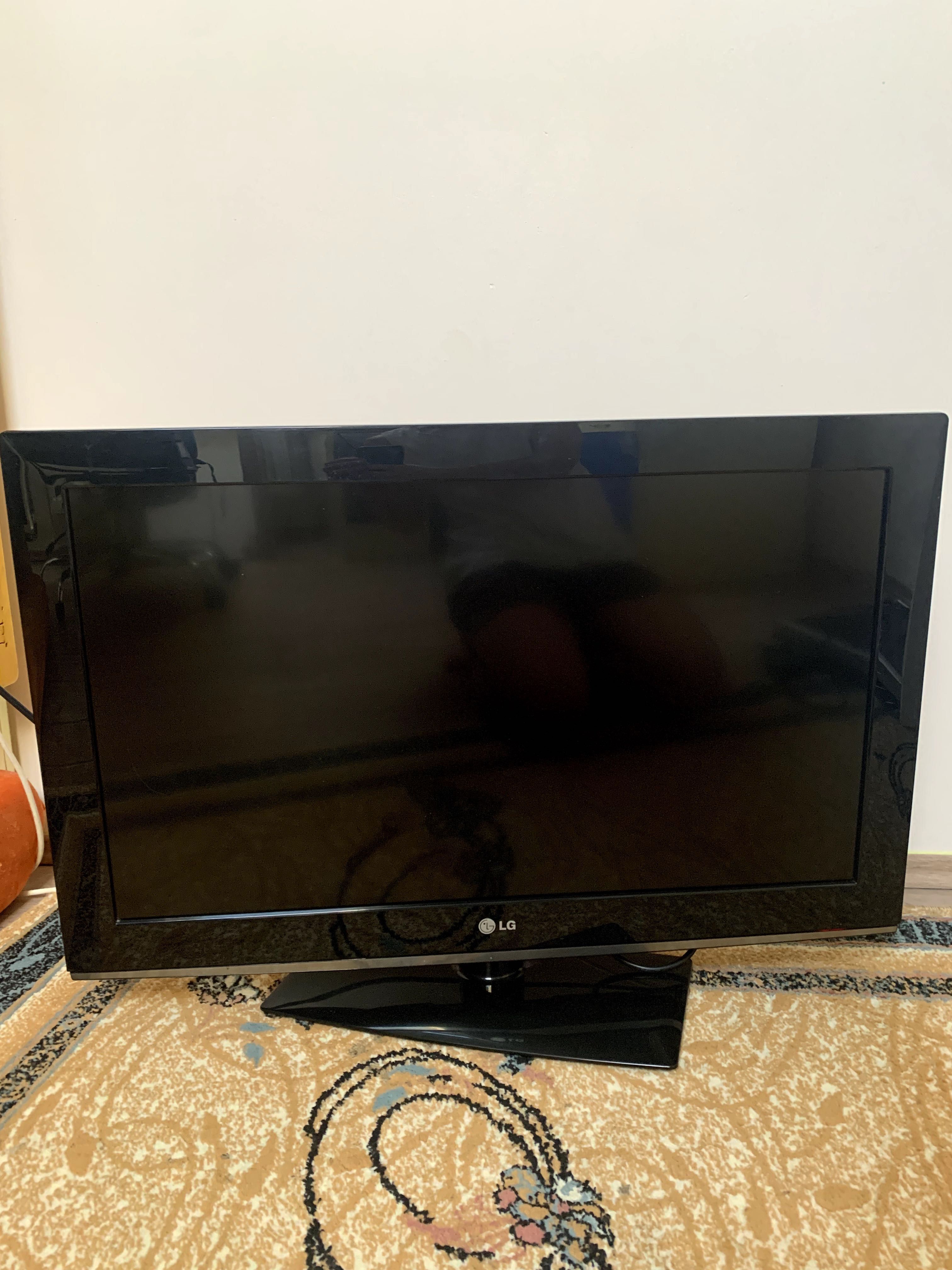 Televizor LG (81cm) HD LCD 32LK330