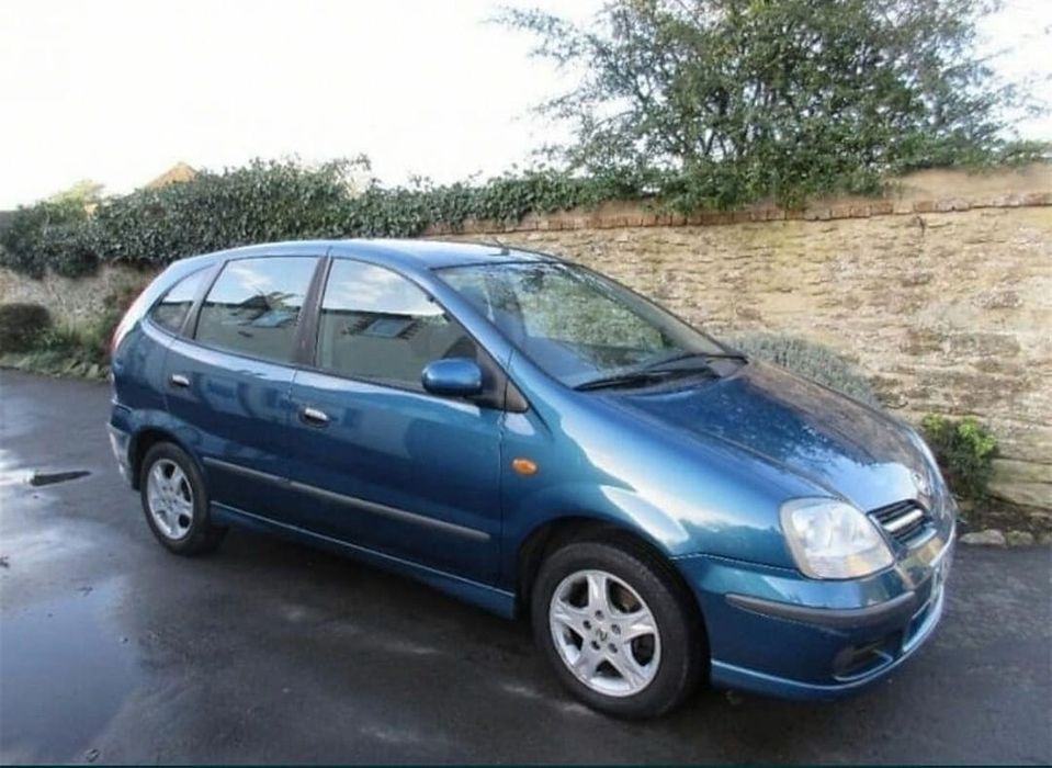 Dezmembrez Nissan Almera Tino  an 2003 Orice piesă !