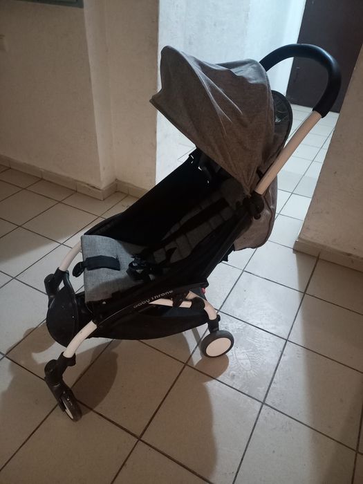 Коляска.Находится в Астанае