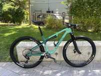 Canyon World Cup Lux CF 6 mountain bike