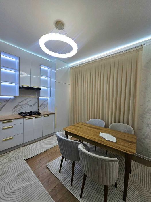 Продам 3-х комнатную в ЖК класса люкс.Чиланзар Ц кв-л.метро М.Улугбек