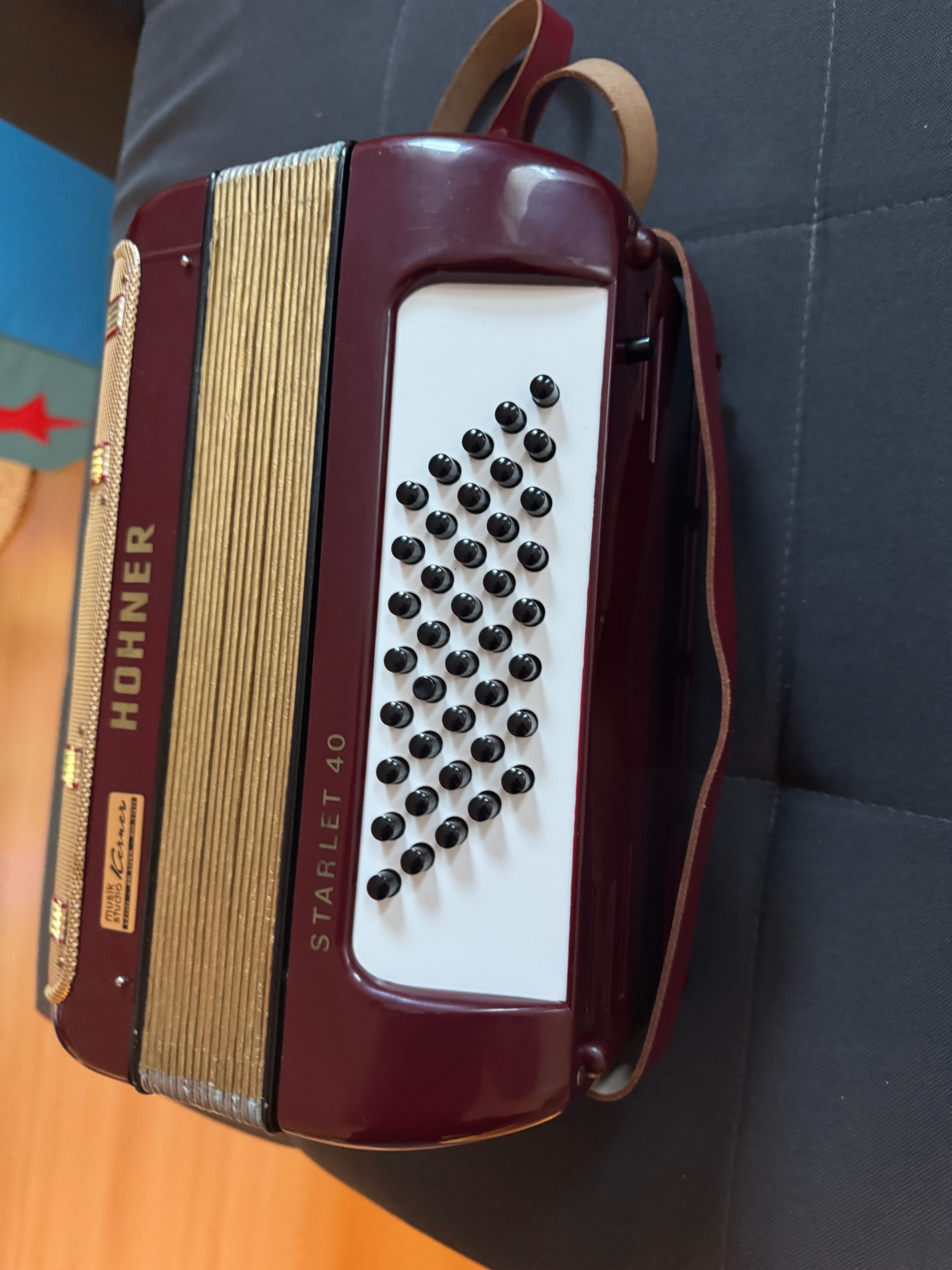 Acordeon Hohner starle 40