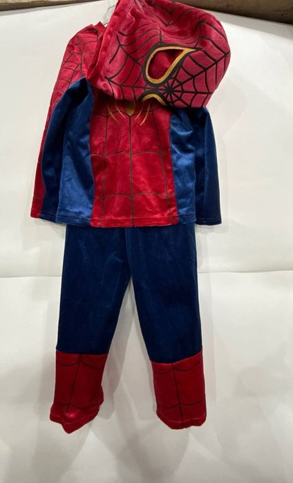 Янги йил байрами учун хар хил либосларимиз бор.